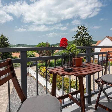 Papoula Vendeghaz Apartman *