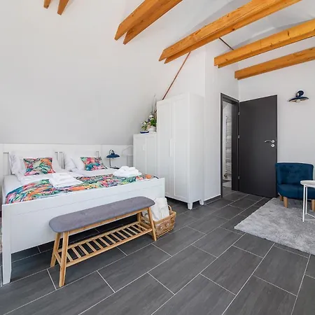 Papoula Vendeghaz Apartman *