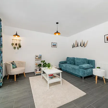 Papoula Vendeghaz * Tihany