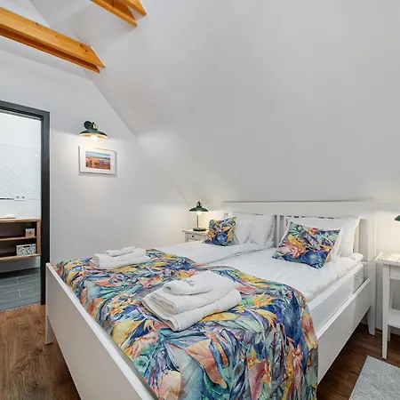 Papoula Vendeghaz * Tihany