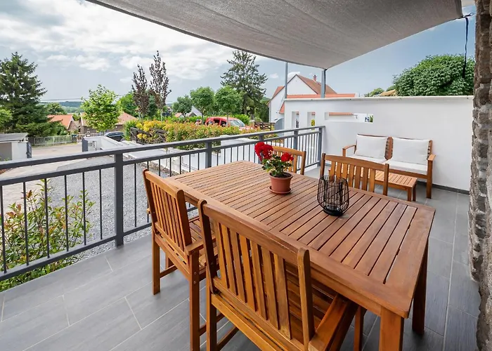 Papoula Vendeghaz تيهاني